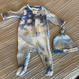 Tie dye baby gap newborn sleeper set